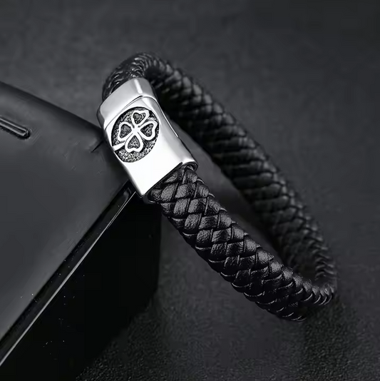 Marlary Four-Clove Flower Stainless Steel Black Leather Bracelet 316 Steel Man Bracelet Manufacturer
